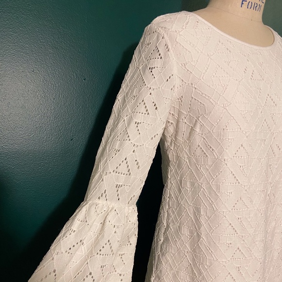 White long bell sleeved blouse - Picture 2 of 3